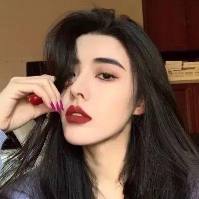 绿茵春色